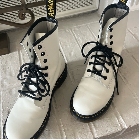 Doc Martens White and Black Lace-Up Boots in like new condition. Only worn once - Picture 1 of 6